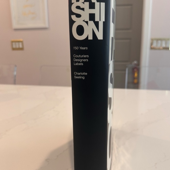 Rarely Used FASHION book by CHARLOTTE SEELING - Picture 2 of 8